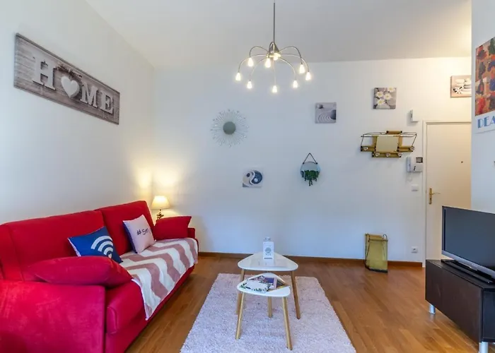 Warm 100m From Place Morny And Port Appartement