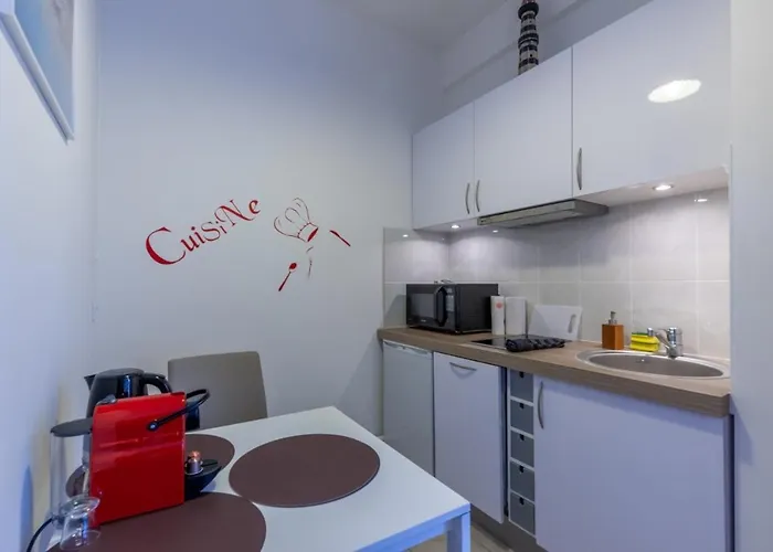 Warm 100m From Place Morny And Port Appartement Deauville