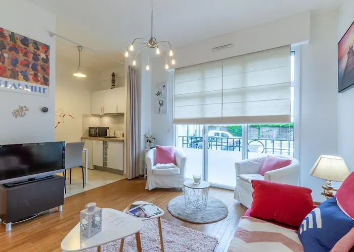 Warm 100m From Place Morny And Port Apartment *